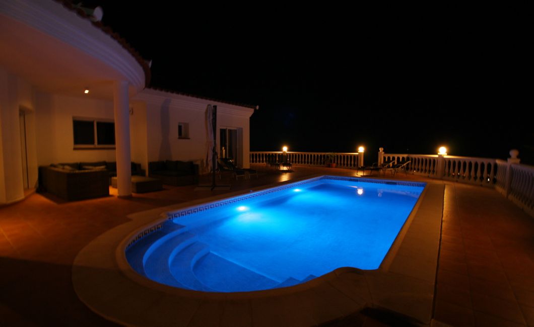 Atmospheric Swimming